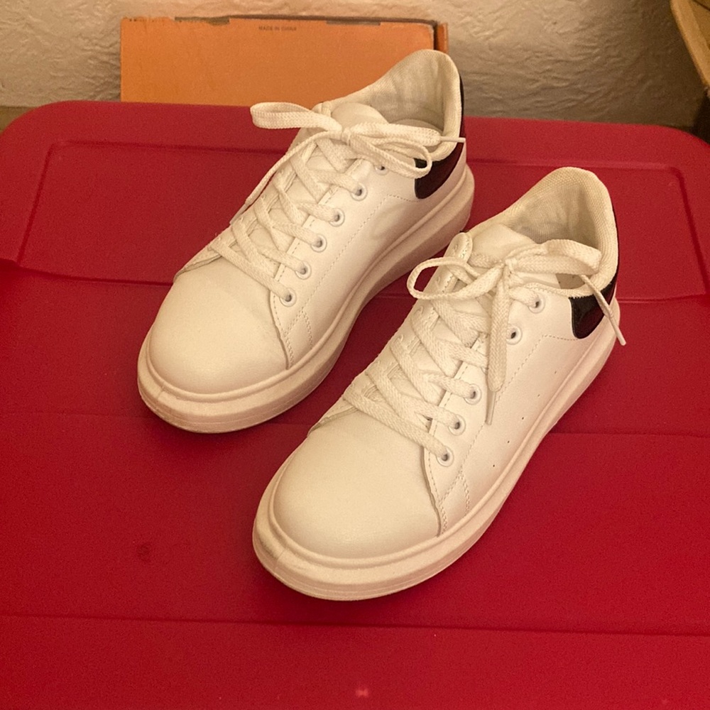 White platform gym shoes